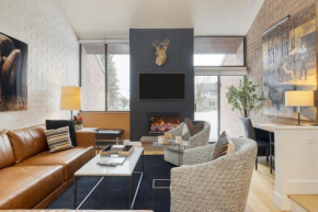 Parkside Condo by AvantStay Walk to Ski Lifts Town Pool Hot Tub Access